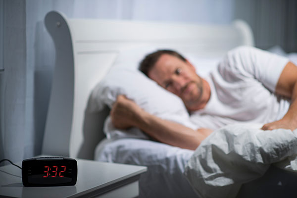 man can't sleep because of concussion